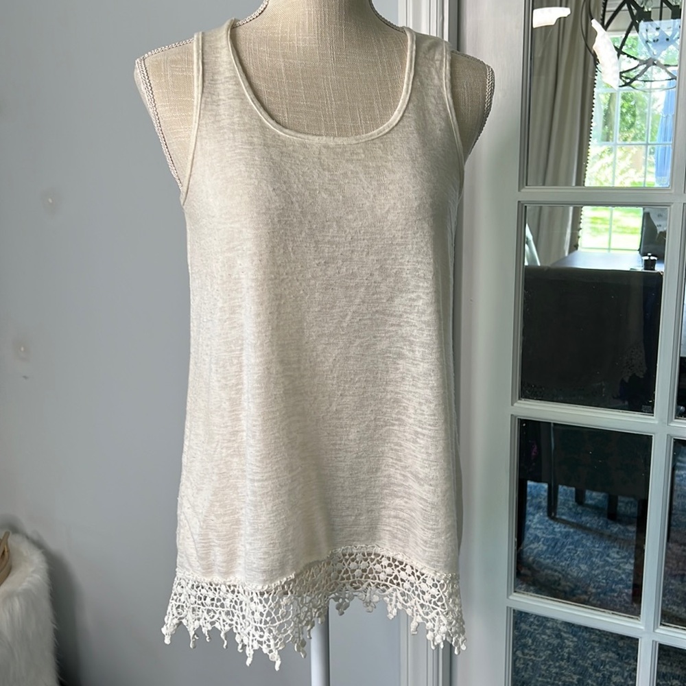 Bobeau off white sheet tank with lace detail size S